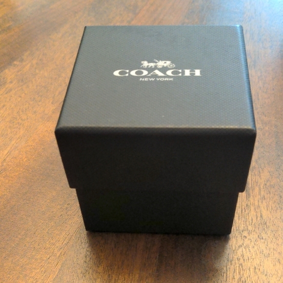 Coach Black Box Set with Cushion - Picture 7 of 11